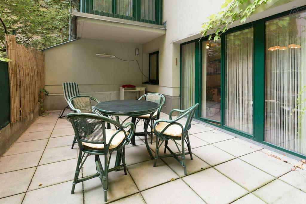וינה Relaxing Terrace Apartment In Lively Area מראה חיצוני תמונה