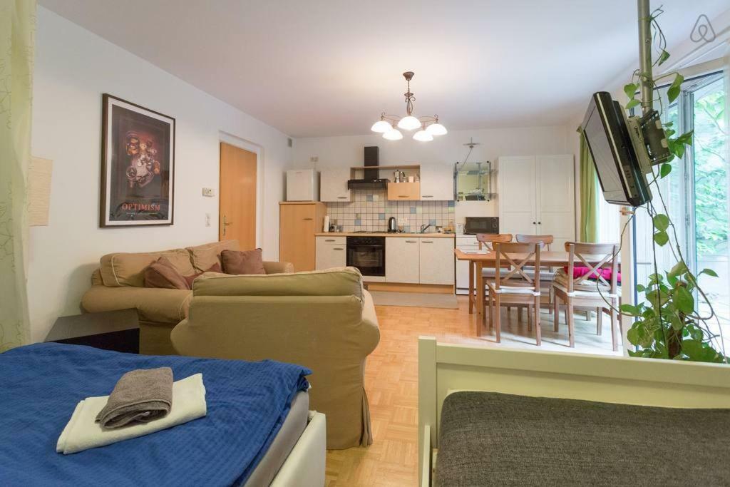 וינה Relaxing Terrace Apartment In Lively Area מראה חיצוני תמונה