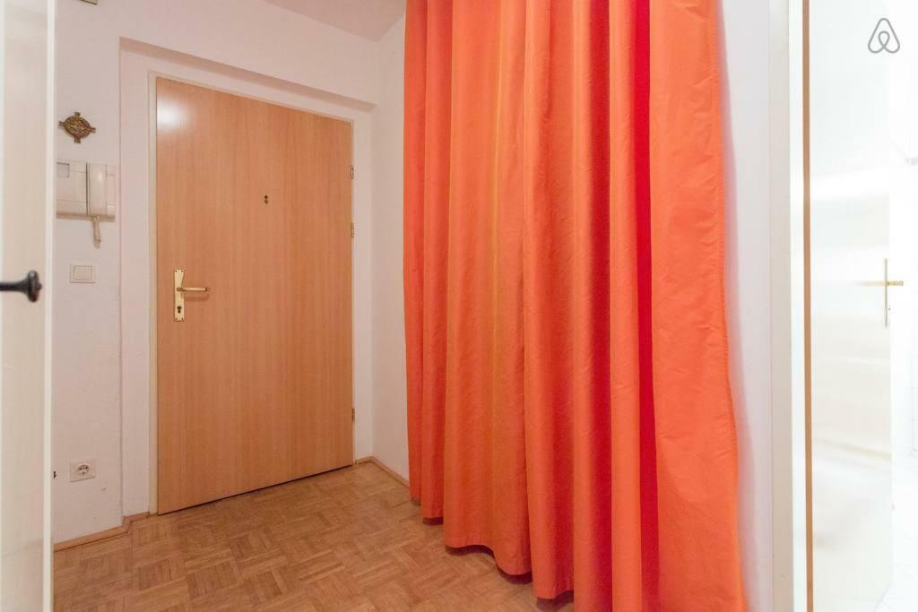 וינה Relaxing Terrace Apartment In Lively Area מראה חיצוני תמונה