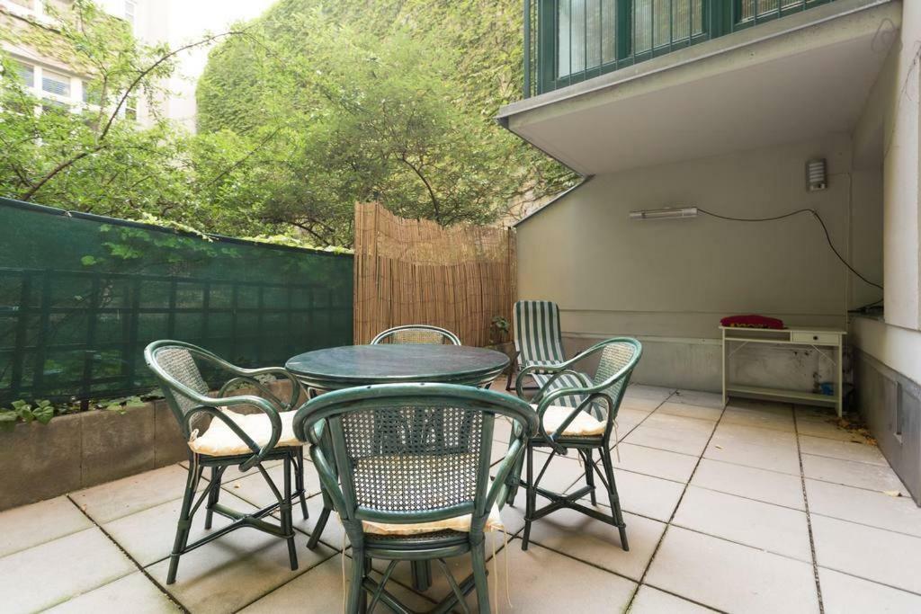 וינה Relaxing Terrace Apartment In Lively Area מראה חיצוני תמונה